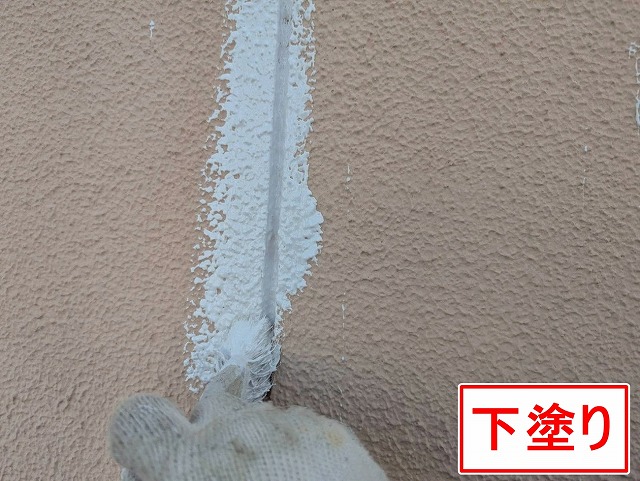 笛吹市でモルタル外壁にラジカル塗装を実施！塗膜が浮いた箇所はケレン後補修します！