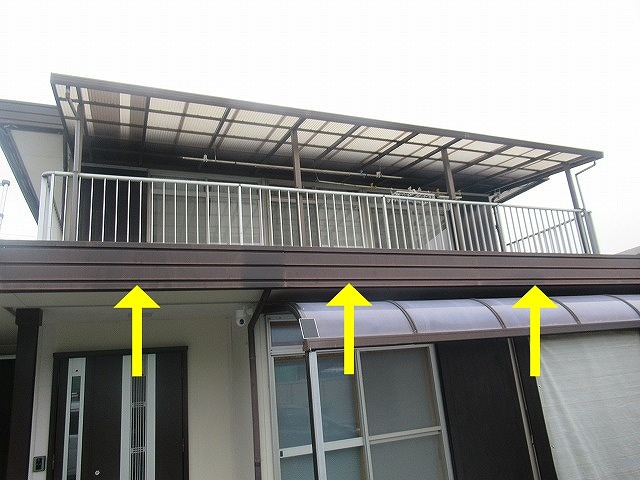 西八代郡市川三郷町でパラペットの塗装ビフォーアフター