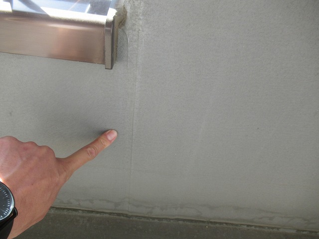 南アルプス市でベランダ防水（トップコート）の継ぎ目の劣化症状