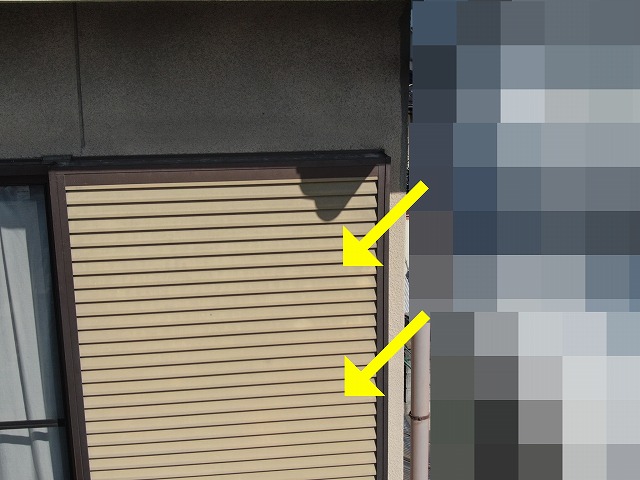 色あせた戸袋の表面