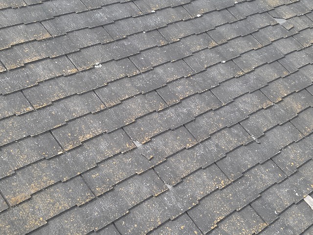 西八代郡市川三郷町で欠けて破損したノンアスベスト屋根（ザルフグラッサ）