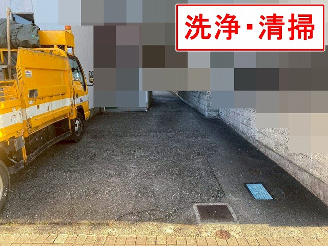 甲府市で駐車禁止のライン引き・文字入れを行う様子（アトムライン）