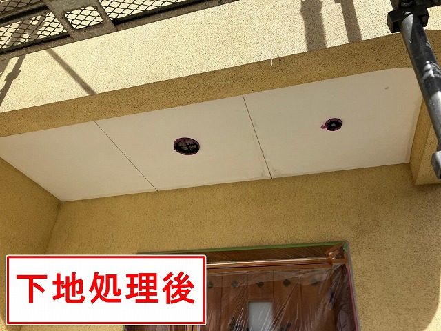 笛吹市で高圧洗浄・下地処理を終えた塗装前の軒天