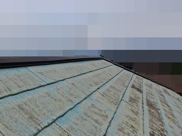 笛吹市でスレート屋根（コロニアル屋根）塗装のビフォーアフター