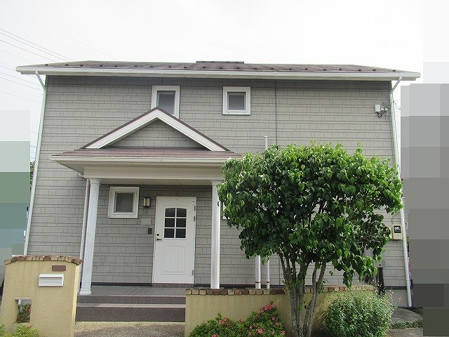 南アルプス市で目隠し擁壁にパーフェクトトップSi塗装のビフォーアフター