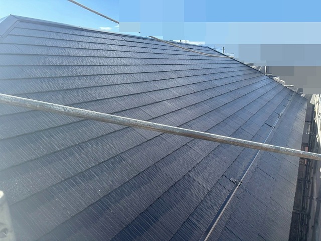 笛吹市でスレート屋根（コロニアル屋根）塗装のビフォーアフター