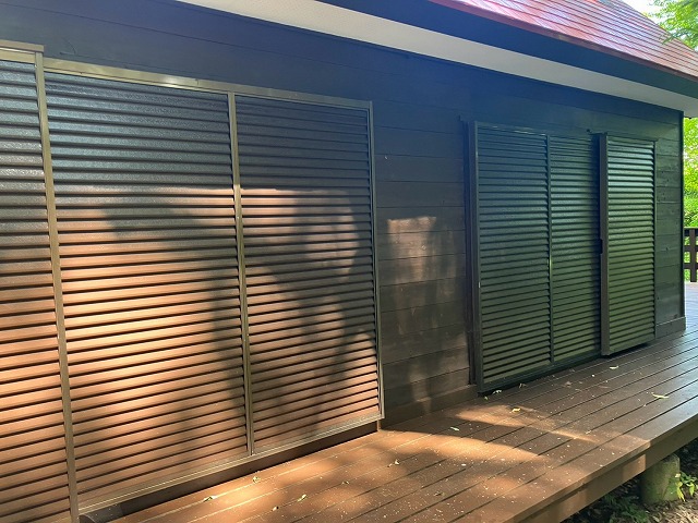 雨戸戸袋施工後全景