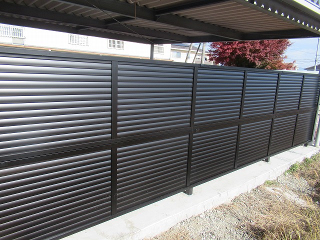 南アルプス市で外壁塗装後にフェンス設置工事を行い、お客様にお喜びの声をいただきました