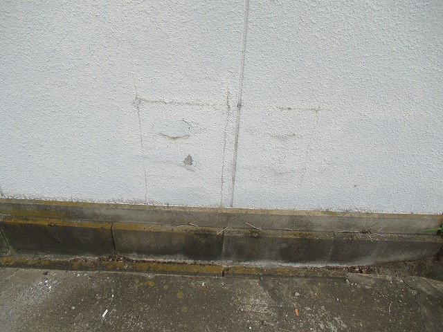 甲府市　塀塗装　劣化