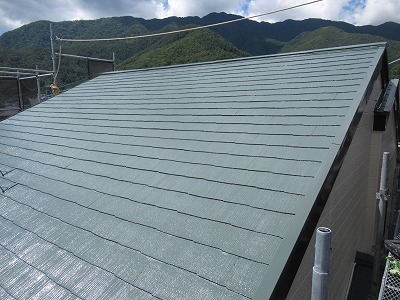富士河口湖　屋根塗装　スレート屋根　上塗り