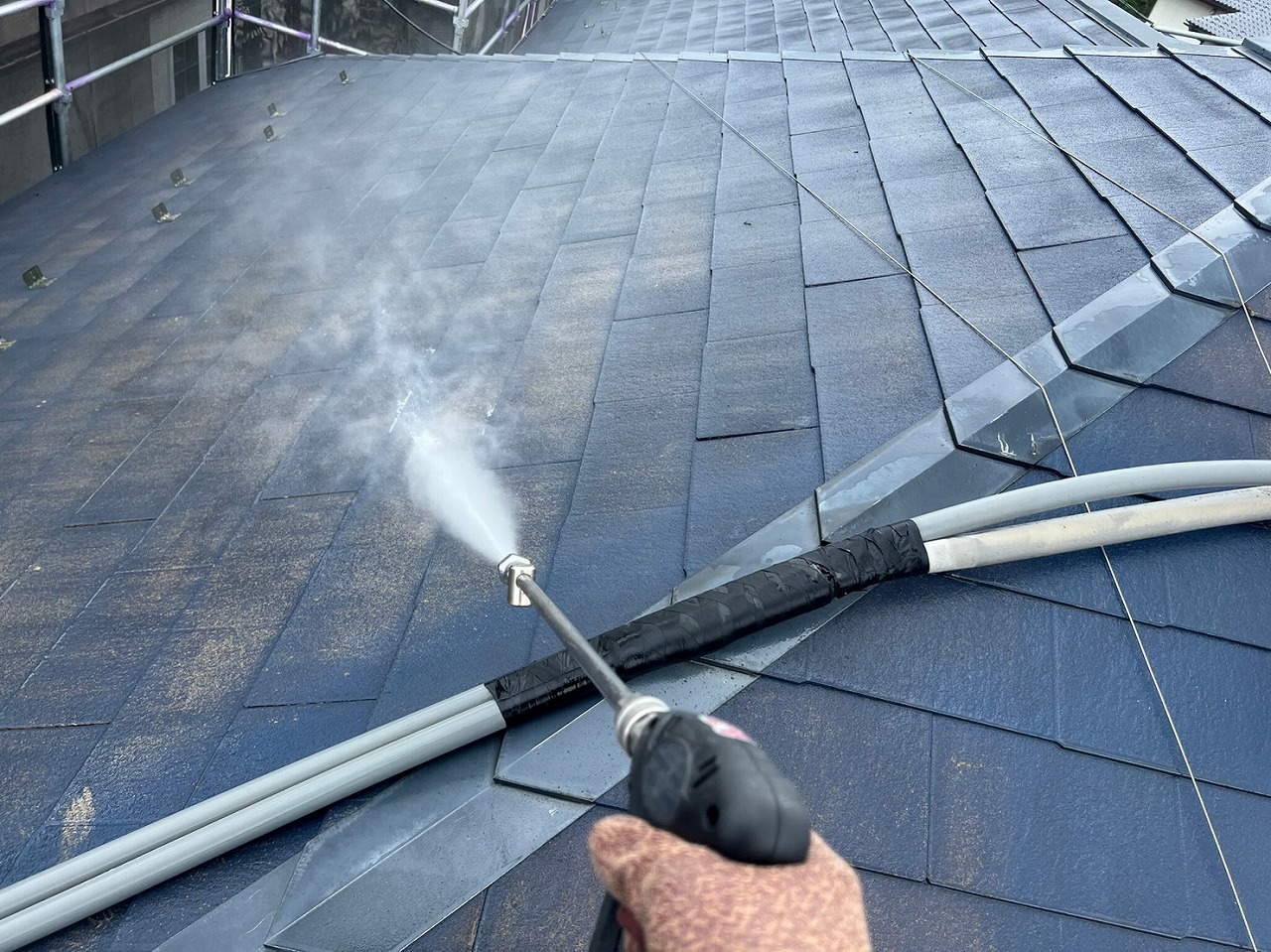 甲府市　屋根塗装工事　高圧洗浄
