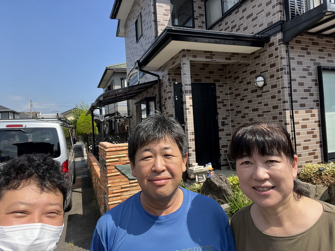 韮崎市で屋根外壁塗装工事を行い、お客様にお喜びの声をいただきました
