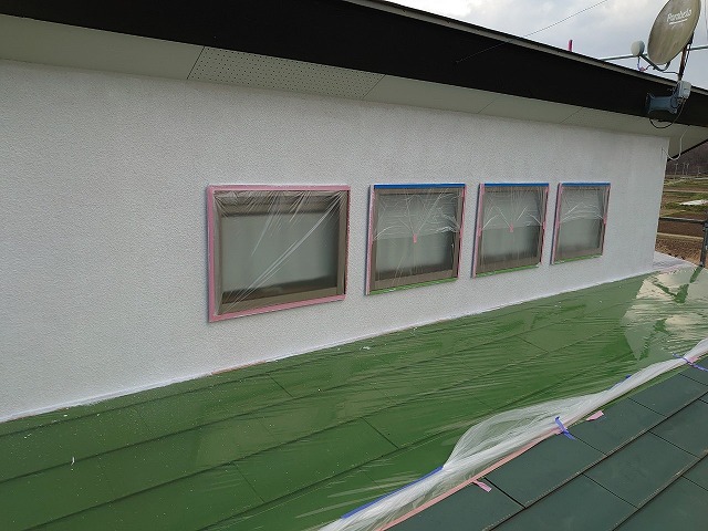 北杜市　平屋　外壁塗装　下塗り