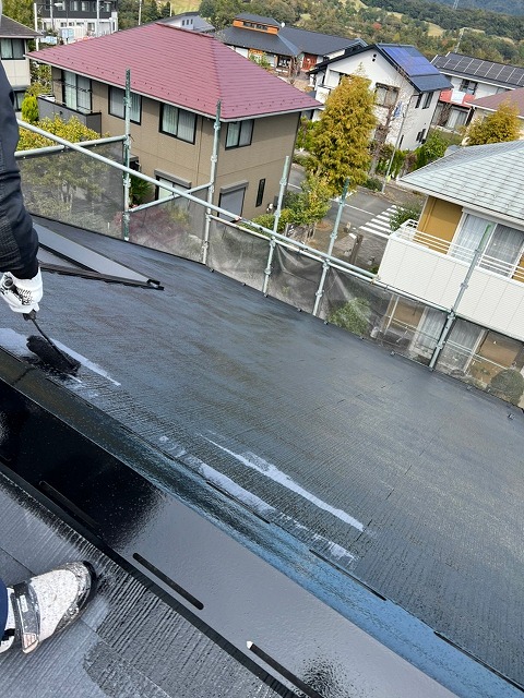 上野原市　スレート屋根　中塗り